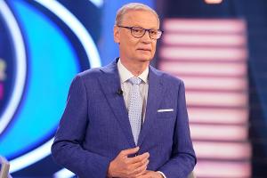 Günther Jauch humpelt zu "Wer wird Millionär?"