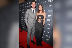 Mit Ehemann bei Filmpremiere in Toronto: Emily Blunt zeigt viel Haut