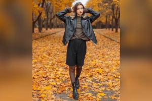 Bereit für die kühlen Tage: Sommerteile herbsttauglich stylen