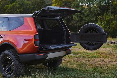 Scout Traveler E-SUV USA