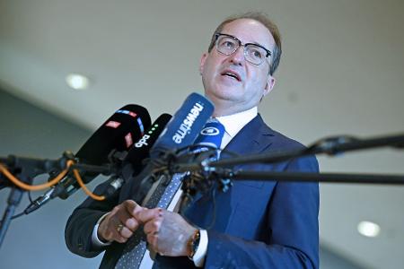 Bundesinnenminister Alexander Dobrindt (CSU) gehe bei dem Probealarm immer darum, auch neue Technologien auszuprobieren. 