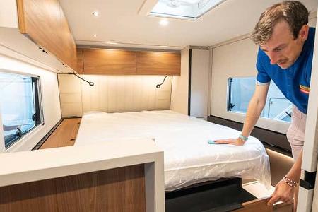 Bett hell, Wohnmobil, Bürstner