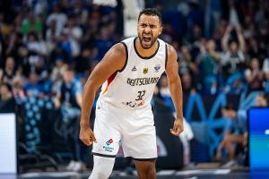 Klare Sache gegen Finnland: Weltmeister greift nach Gold