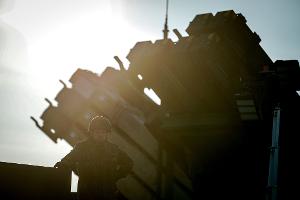 Nach dem Eindringen russischer Drohnen in den Luftraum der Nato will die Nato die Schutzmaßnahmen an der Ostflanke noch einmal verbessern. (Archivbild)