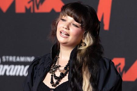 Sängerin Lola Young spricht über ihre Kokainabhängigkeit