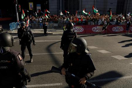 Proteste in Madrid: Vuelta abgebrochen - Vingegaard siegt