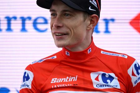 Parkplatz-Party: Improvisierte Siegerehrung für Vingegaard