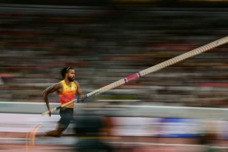 Mit Weltrekord: Überflieger Duplantis macht Titel-Hattrick klar
