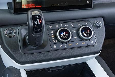 Land Rover Defender, Mittelkonsole