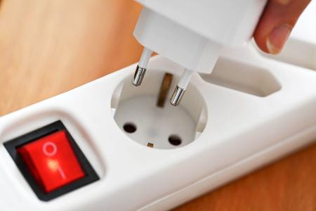 Die Stromrechnung sprengt bei vielen Haushalten das Budget. (Symbolbild)