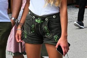 Keine Lust auf das Dirndl? So werden Lederhosen zum Hingucker