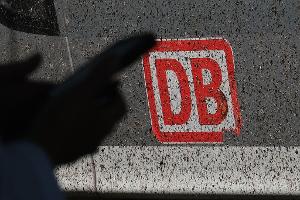 Der Ruf der Bahn ist derzeit ramponiert. Eine neue Spitze und eine neue Strategie sollen es richten. (Archivbild)