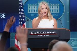 Trumps Sprecherin Karoline Leavitt stellt klar, dass die Visa-Gebühr nicht jährlich erhoben wird. 