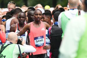 Im schwülen Berlin: Sawe verpasst Weltrekord - Königstein stark