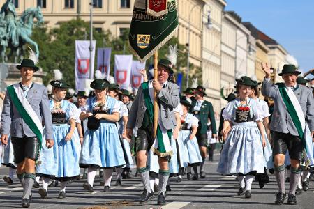 Traumhaftes Wetter, fesche Trachten - der Tag zwei des Oktoberfests.