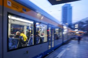 Den ÖPNV nutzten im ersten Halbjahr 5,7 Milliarden Menschen. (Archivbild)