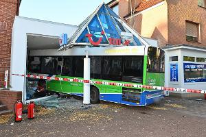 Die Unfallursache war zunächst unklar. 