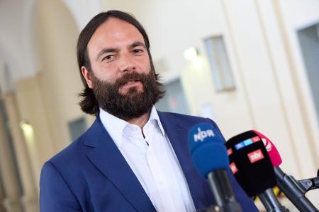 Verteidiger Bott befragte den Ex-Mann seiner Mandantin über viele Stunden.