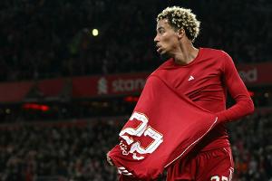 "Unnötig und dumm": Slot sauer auf Rotsünder Ekitiké