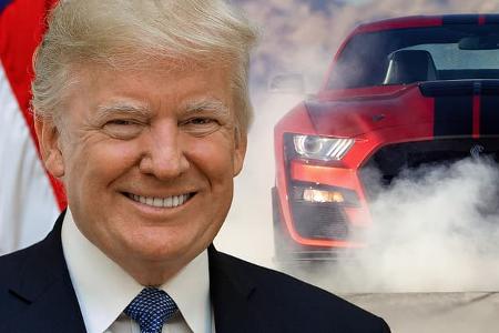 Donald Trump USA US Präsident Ford Mustang