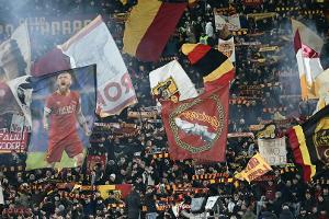 Ausschreitungen in Nizza: 13 Rom-Fans bleiben in U-Haft