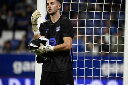 Knieoperation: Barca-Keeper Garcia wochenlang außer Gefecht