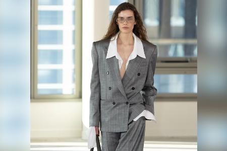 Diese Fashion-Farbkombis ersetzen graue Herbst-Looks