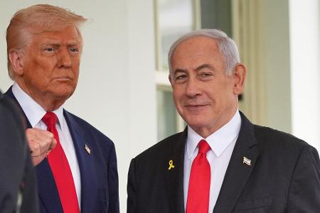US-Präsident Donald Trump wird den israelischen Regierungschef Benjamin Netanjahu am Montag im Weißen Haus empfangen. (Archivbild)