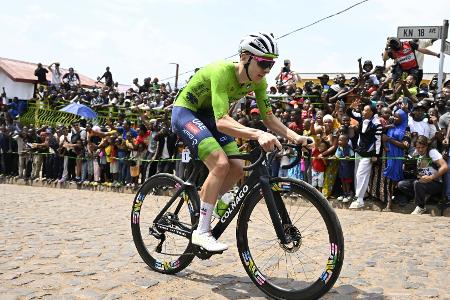 Rad-WM: Pogacar rast als Solist zum Titel in Ruanda