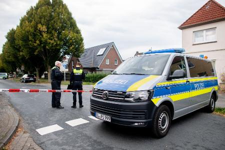 Ein Mann soll seine Familie und sich selbst getötet haben.