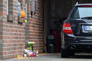 In Oldenburg hat ein Mann eine 35-jährige Frau und zwei Kinder im Alter von 8 und 11 Jahren getötet. Danach beging er Suizid.