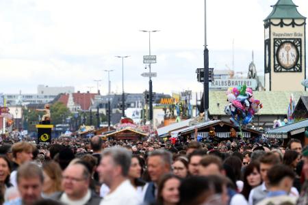 Einige Leute verspürten am Samstag Panik in der Menschenmenge. (Archivbild)