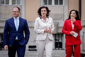 Schneider trat gemeinsam mit Wirtschaftsministerin Reiche und Forschungsministerin Dorothee Bär vor die Presse. 