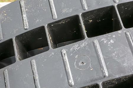 Bereits nach dem ersten Einsatz zeigt der Rundkeil von Froli Schrammen.