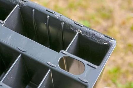 Abnutzungsspuren und ein Riss zeigen sich nach der Überfahrt an Frolis Stufenkeil Multi.