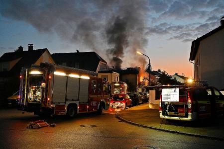 Das Haus brannte komplett ab.