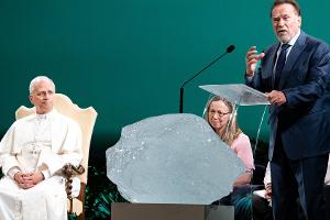 "Action Hero" für Klimaschutz: Arnold Schwarzenegger lobt Papst Leo