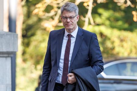 Verkehrsminister Schnieder soll sich nach Kreislaufproblemen schonen