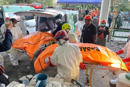 14 Menschen haben das Unglück nicht überlebt, 49 werden vermisst