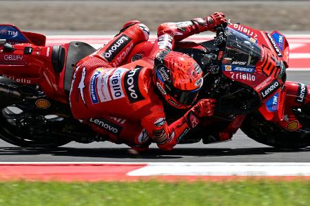 Weltmeister Márquez bei Sturz verletzt