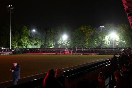 Flutlicht-Ausfall: Frauen-Derby in Köln abgebrochen