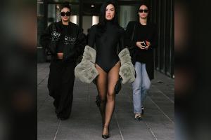 Nur in Strumpfhosen: Demi Lovato zeigt, wie praktisch sexy sein kann