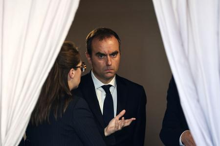 Frankreichs zurückgetretener Premier hat eine schwierige Mission.