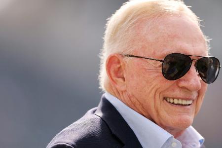Mittelfinger statt Daumen hoch: NFL bestraft Cowboys-Boss Jones