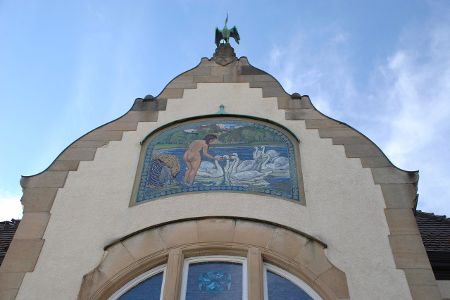 Fassade des Merkel'sche Schwimmbads in Esslingen