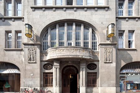 Eingang der Elisabethhalle in Aachen