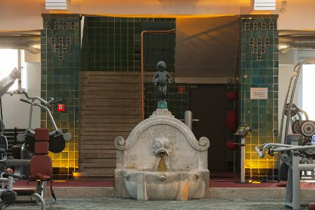 Blick in den Fitnessbereich des Neptunbads in Köln