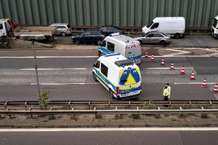 Die Polizei suchte nach Spuren und Beweismitteln. 