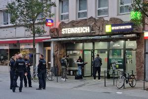 Es gibt drei Verletzte nach Schüssen in Gießen. 