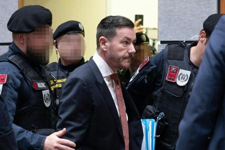 Zahlreiche Journalisten verfolgten den Auftakt des Prozesses gegen René Benko.